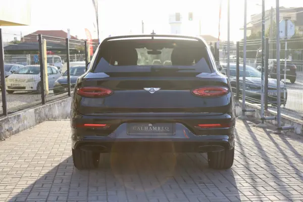Bentley Bentayga V8 S Black Edition 9