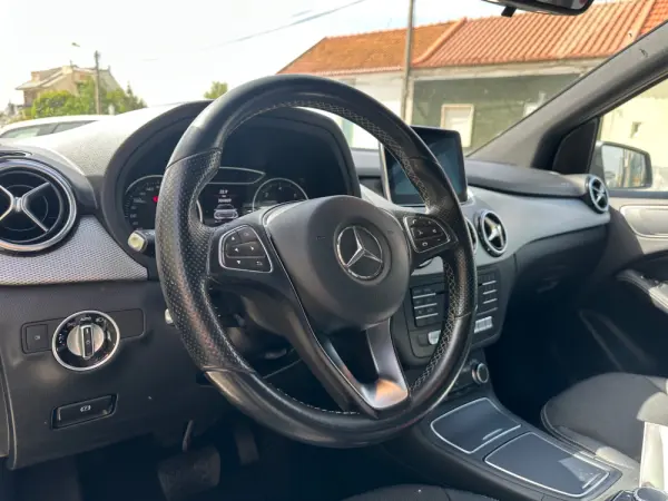 Mercedes-Benz B 180 (CDI) d 7G-DCT Urban 6