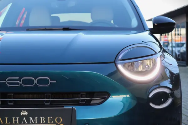 Fiat 600e 54 kWh La Prima 11