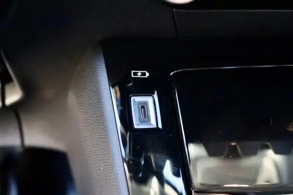 Peugeot e-208 50 kWh Allure 26