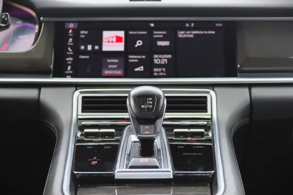 Porsche Panamera Sport Turismo 4 E-Hybrid 39