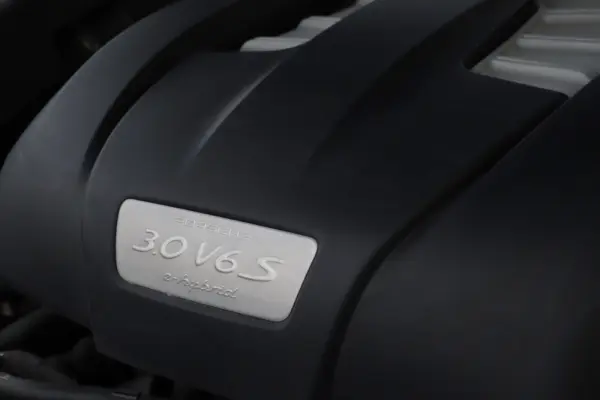 Porsche Cayenne S E-Hybrid 38