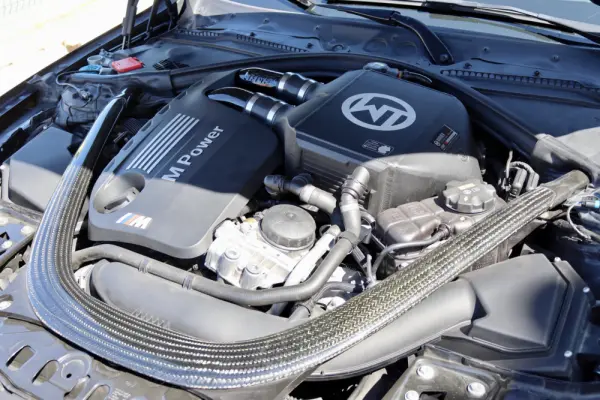 BMW M4 Auto 8