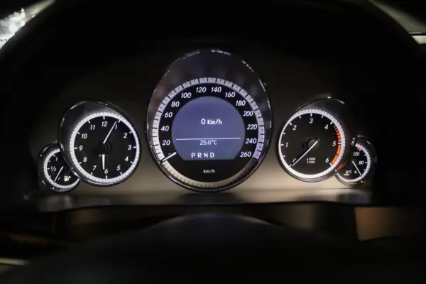 Mercedes-Benz E 250 CDi Avantgarde BlueEfficiency Auto 9