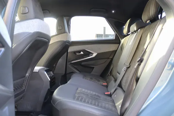 Peugeot 3008 1.2 Hybrid GT e-DCS6 20