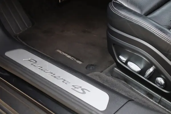 Porsche Panamera 4S Diesel 6