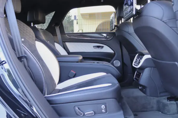 Bentley Bentayga V8 S Black Edition 57