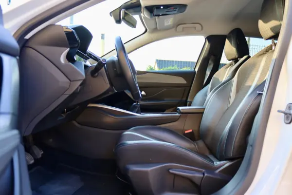Peugeot 308 1.2 PureTech Allure Pack 16
