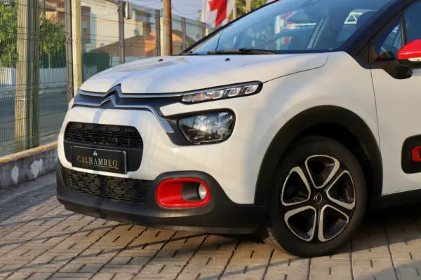 Citroen C3 1.2 PureTech Shine 9