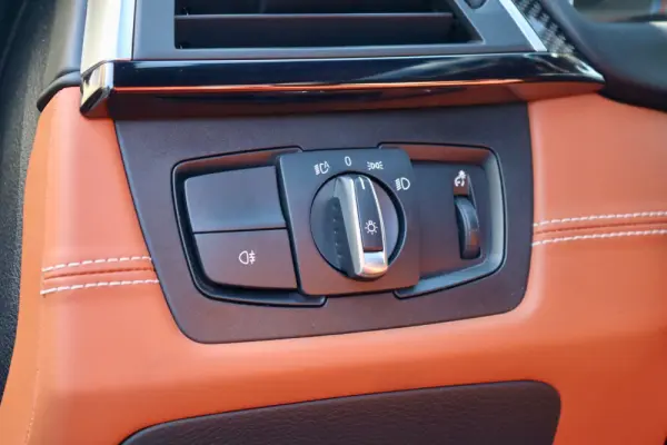 BMW M4 Auto 25