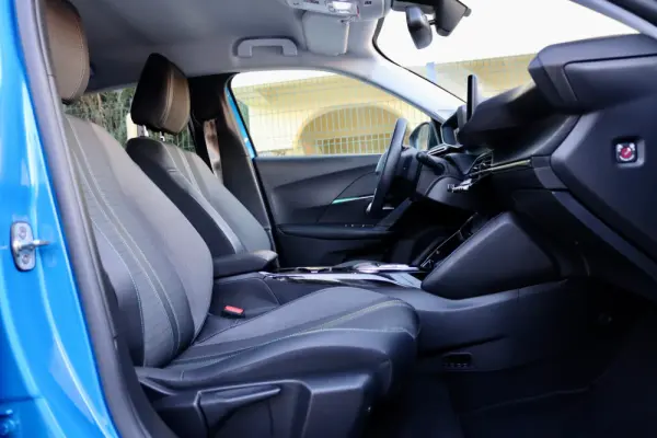 Peugeot e-2008 50 kWh Allure Pack 30