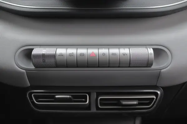 BYD Dolphin Surf 43.2 kWh Boost 23