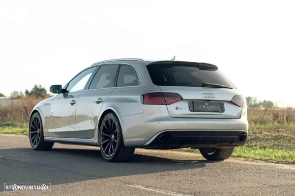 Audi RS4 Avant 4.2 FSi quattro S tronic 3