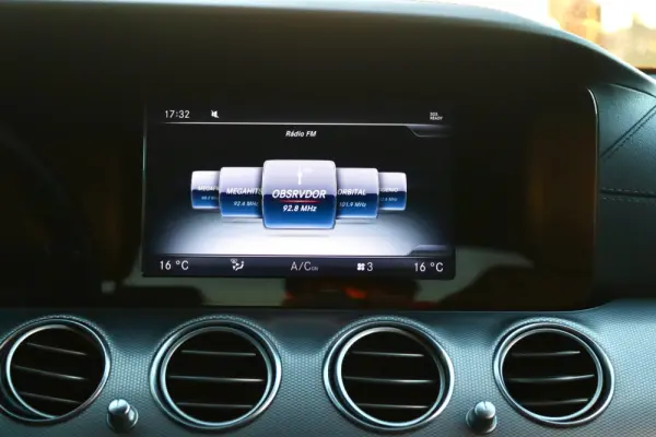 Mercedes-Benz E 220 d AMG Line 19