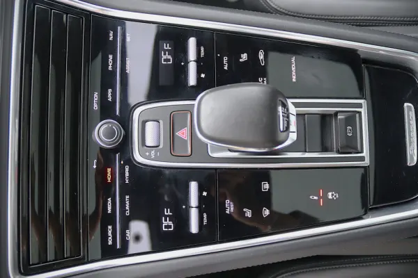 Porsche Panamera 4S E-Hybrid 38