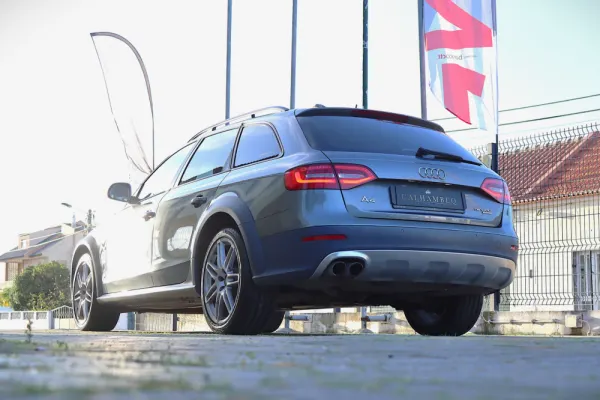 Audi A4 Allroad 2.0 TDI quattro Advance S tronic 12