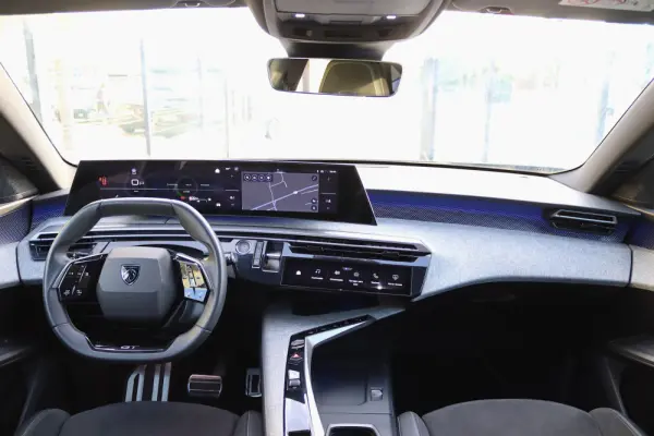 Peugeot 3008 1.2 Hybrid GT e-DCS6 4