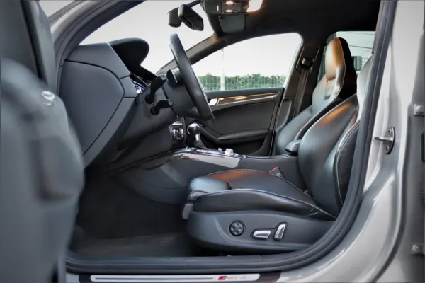 Audi RS4 Avant 4.2 FSi quattro S tronic 18