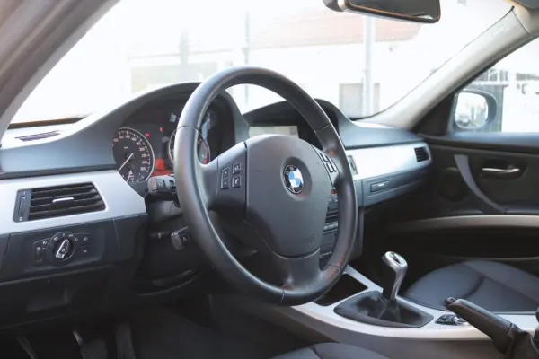 BMW 318 d Sport Line 12