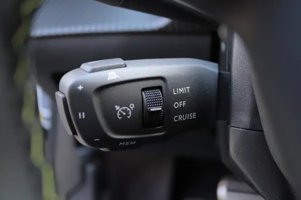 Peugeot e-2008 50 kWh GT 21