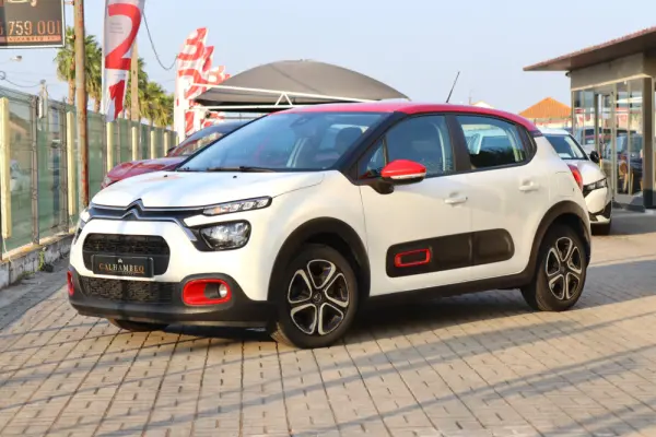 Citroen C3 1.2 PureTech Shine 1