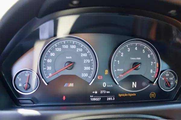 BMW M4 Auto 27
