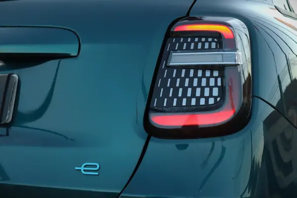 Fiat 600e 54 kWh La Prima 13