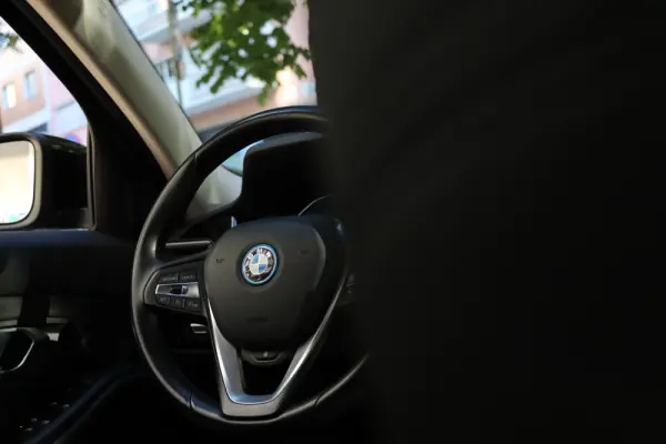 BMW 320 e Corporate Edition Auto 27