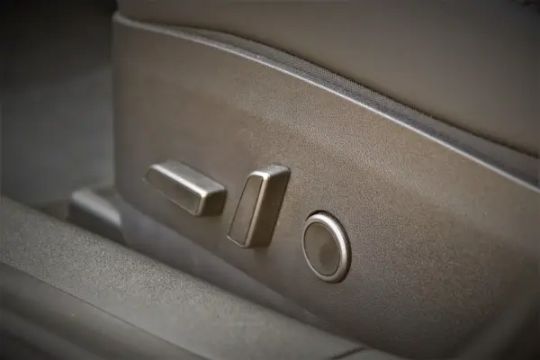Tesla Model 3 Standard Range Plus RWD 6