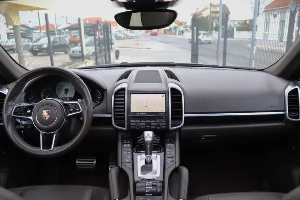 Porsche Cayenne S E-Hybrid 34