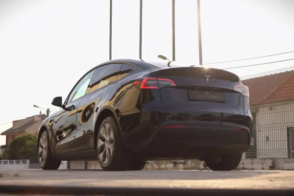 Tesla Model Y Standard 9