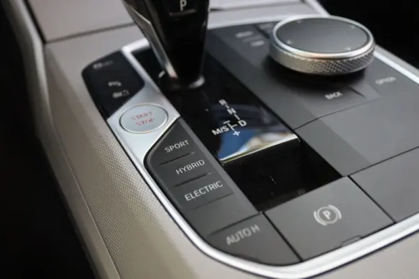 BMW 320 e Corporate Edition Auto 26