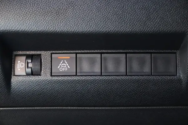 Peugeot 2008 1.5 BlueHDi Allure EAT8 7