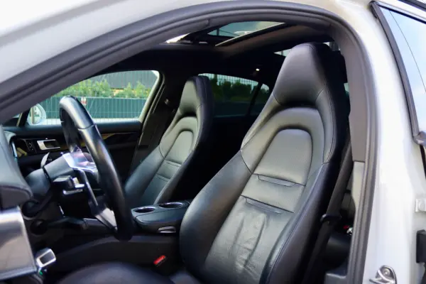 Porsche Panamera 4 E-Hybrid 22