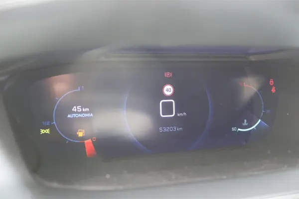 Peugeot 2008 1.2 PureTech Allure 11