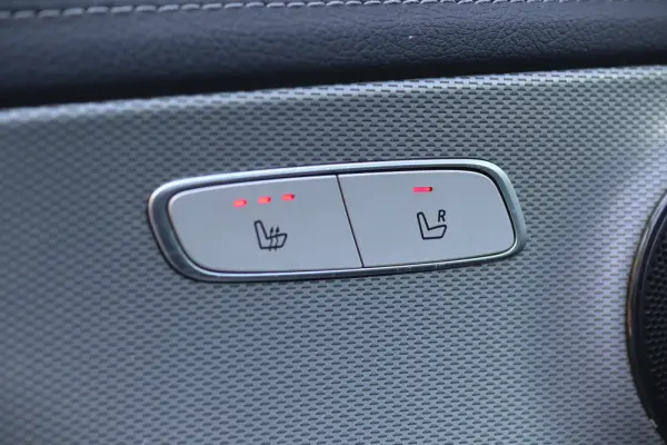 Mercedes-Benz E 220 d AMG Line 7