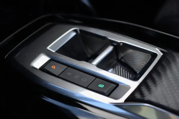 Peugeot e-2008 50 kWh GT 30