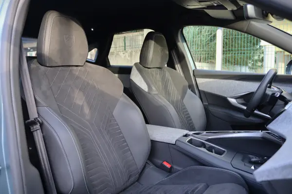 Peugeot 3008 1.2 Hybrid GT e-DCS6 27