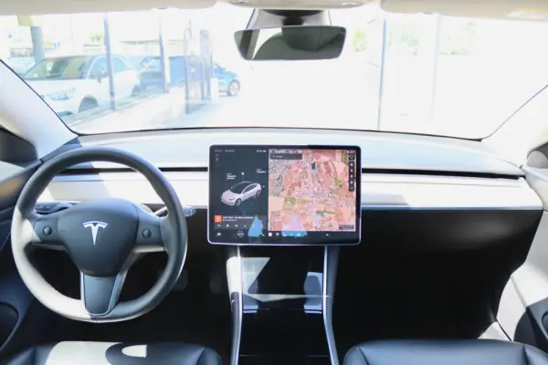 Tesla Model 3 Standard Range Plus RWD 4