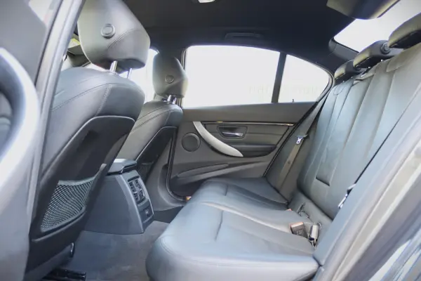 BMW 330 e iPerformance Pack M 30