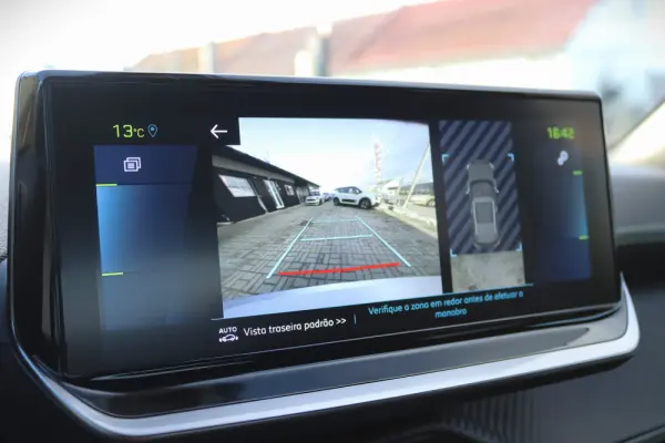 Peugeot e-2008 50 kWh GT 32