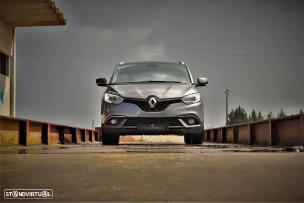 Renault Grand Scénic 1.5 dCi Dynamique S 7L 23