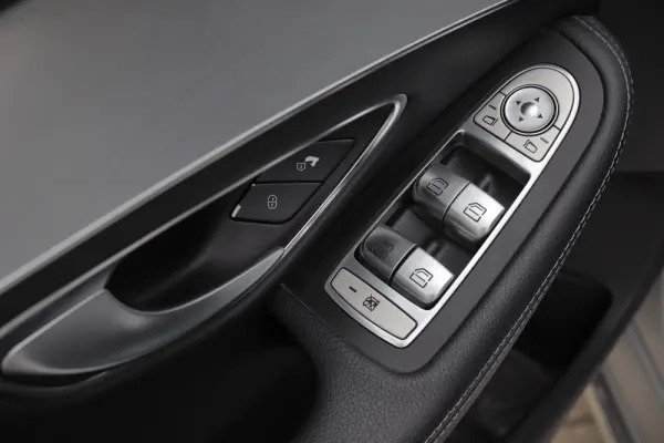 Mercedes-Benz C 350 e 25