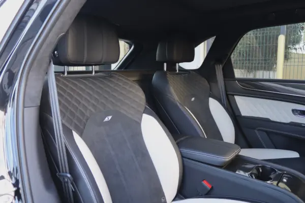 Bentley Bentayga V8 S Black Edition 58