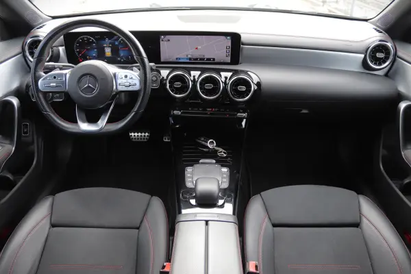 Mercedes-Benz CLA 180 d Shooting Brake AMG Line Aut. 4