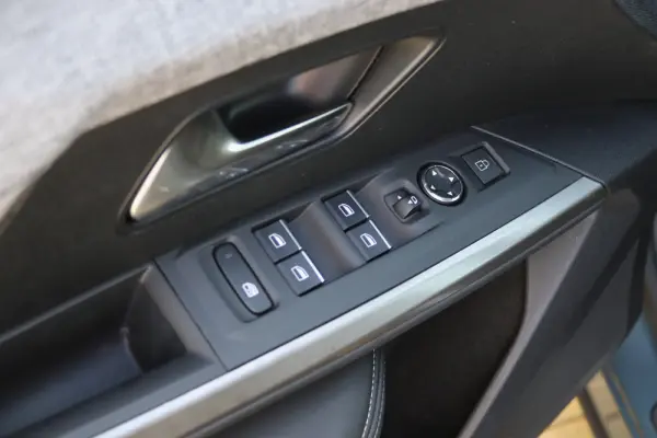 Peugeot 3008 1.2 Hybrid GT e-DCS6 13
