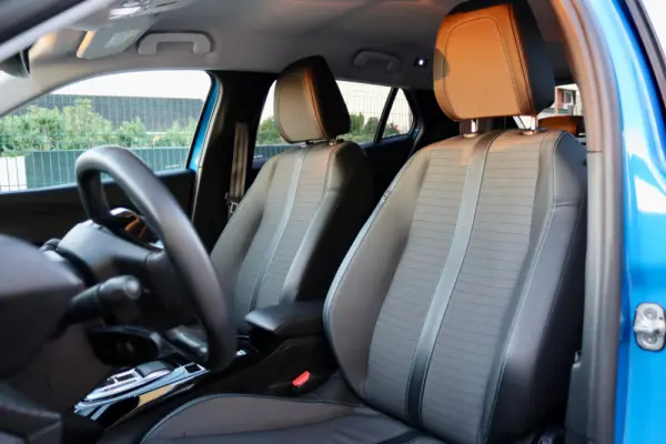 Peugeot e-2008 50 kWh Allure Pack 19