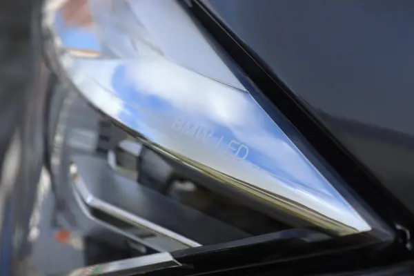 BMW 330 e iPerformance Pack M 15