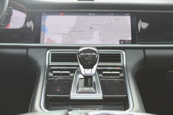 Porsche Panamera 4S Diesel 29