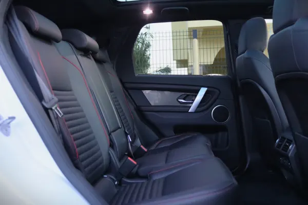 Land Rover Discovery Sport 1.5 I3 P300e AWD Dynamic SE 47